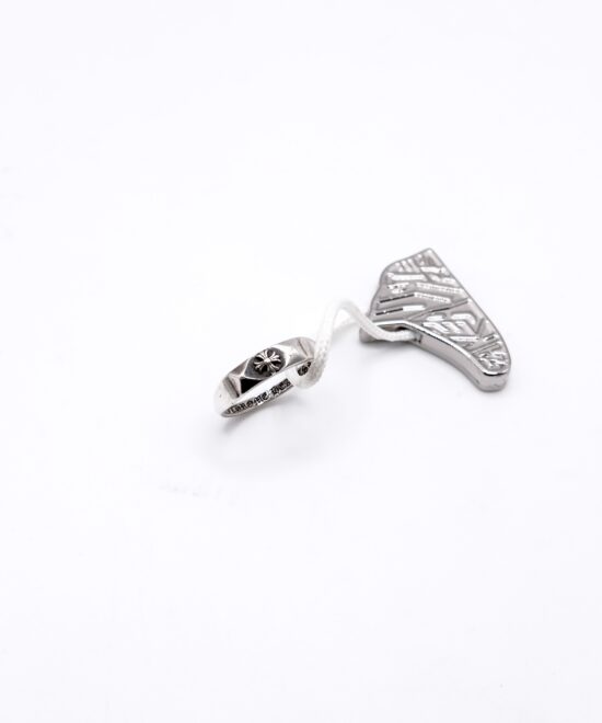 CHROME HEARTS BUBBLEGUM PYRAMID PLUS RING